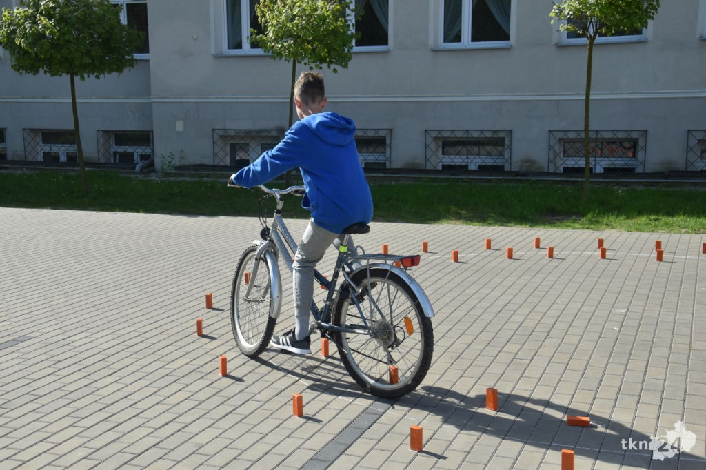 Bezpieczeństwo w teorii i praktyce. Powiatowy etap konkursu w Końskich [wideo, zdjęcia]