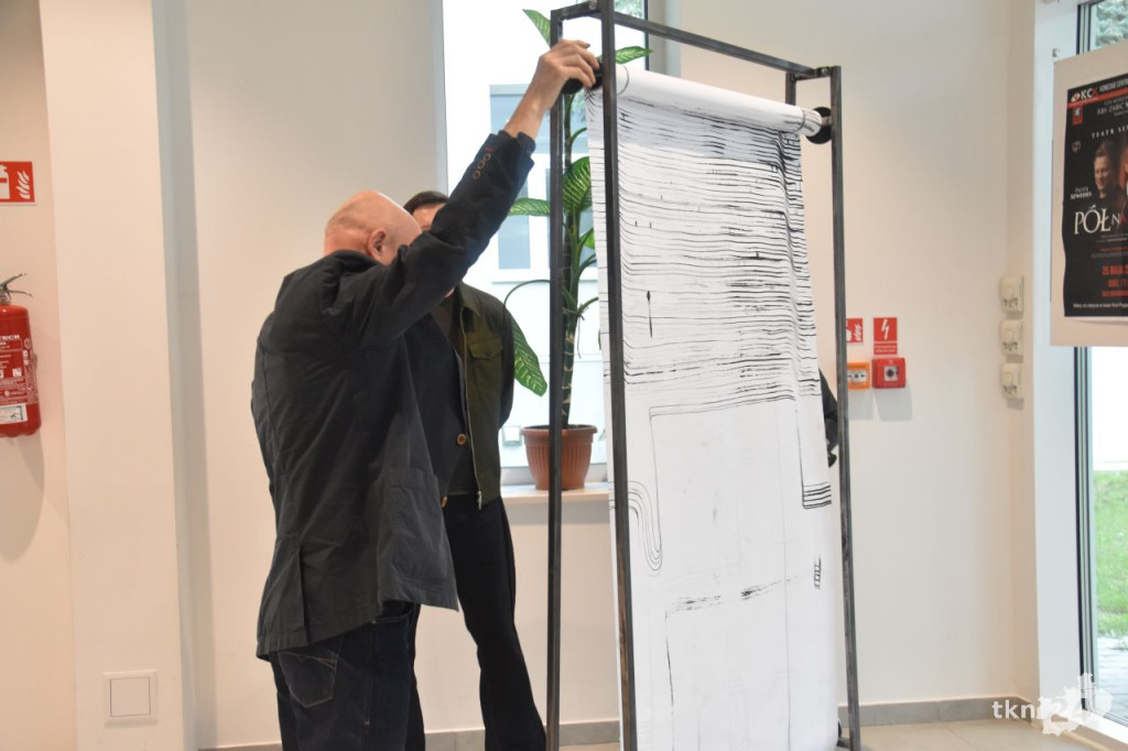 Niezwykła wystawa artystów ASP z Krakowa w Koneckim Centrum Kultury [wideo, zdjęcia]