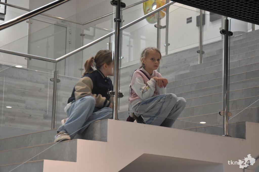 Niezwykła wystawa artystów ASP z Krakowa w Koneckim Centrum Kultury [wideo, zdjęcia]