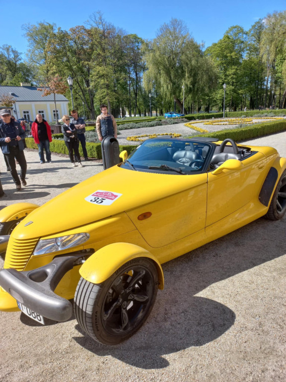 Zabytkowe pojazdy w sobotę zjechały do Końskich [zdjęcia]