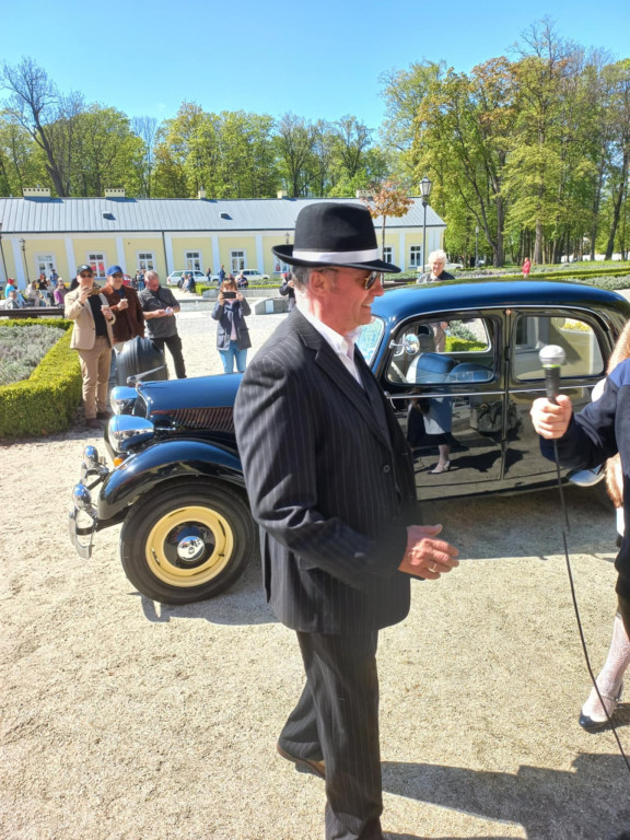 Zabytkowe pojazdy w sobotę zjechały do Końskich [zdjęcia]