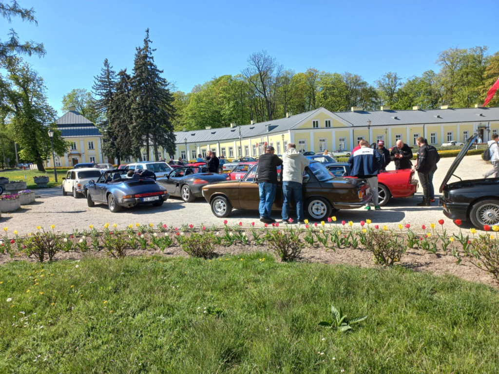 Zabytkowe pojazdy w sobotę zjechały do Końskich [zdjęcia]