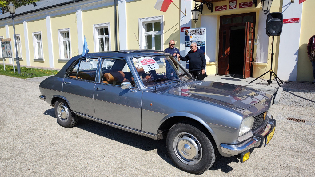 Zabytkowe pojazdy w sobotę zjechały do Końskich [zdjęcia]
