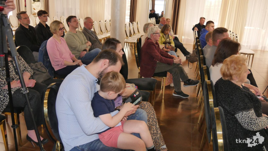 Kandydat na Prezydenta RP Artur Bartoszewicz odwiedził Końskie. Obszerna relacja ze spotkania