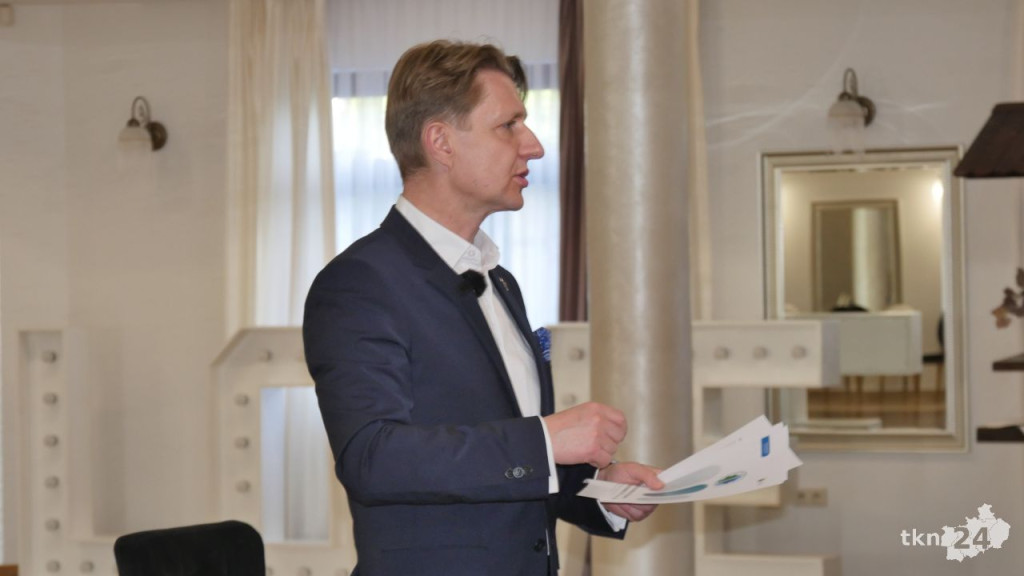 Kandydat na Prezydenta RP Artur Bartoszewicz odwiedził Końskie. Obszerna relacja ze spotkania