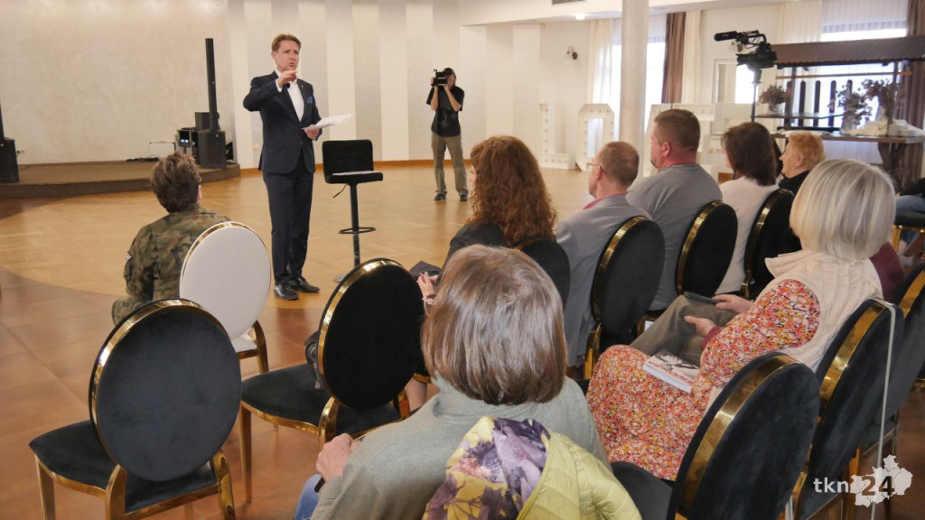Kandydat na Prezydenta RP Artur Bartoszewicz odwiedził Końskie. Obszerna relacja ze spotkania
