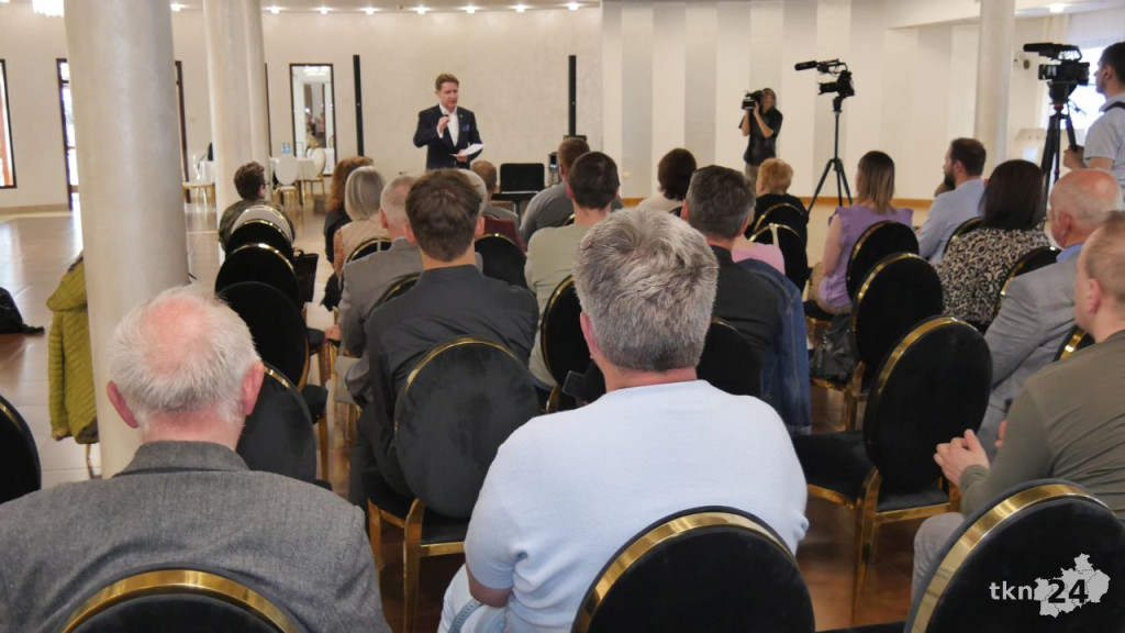 Kandydat na Prezydenta RP Artur Bartoszewicz odwiedził Końskie. Obszerna relacja ze spotkania