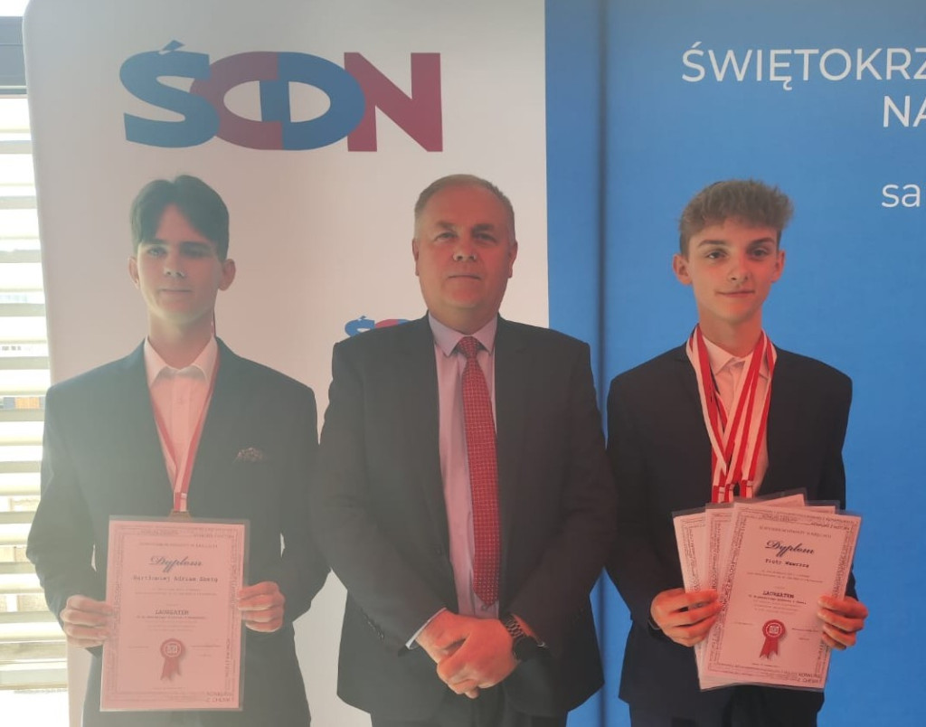Potrójny sukces Piotra Wawrzosa na Wojewódzkich Konkursach Przedmiotowych. Lista laureatów [zdjęcia]