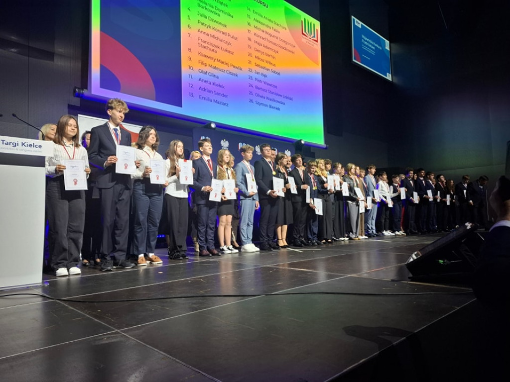 Potrójny sukces Piotra Wawrzosa na Wojewódzkich Konkursach Przedmiotowych. Lista laureatów [zdjęcia]
