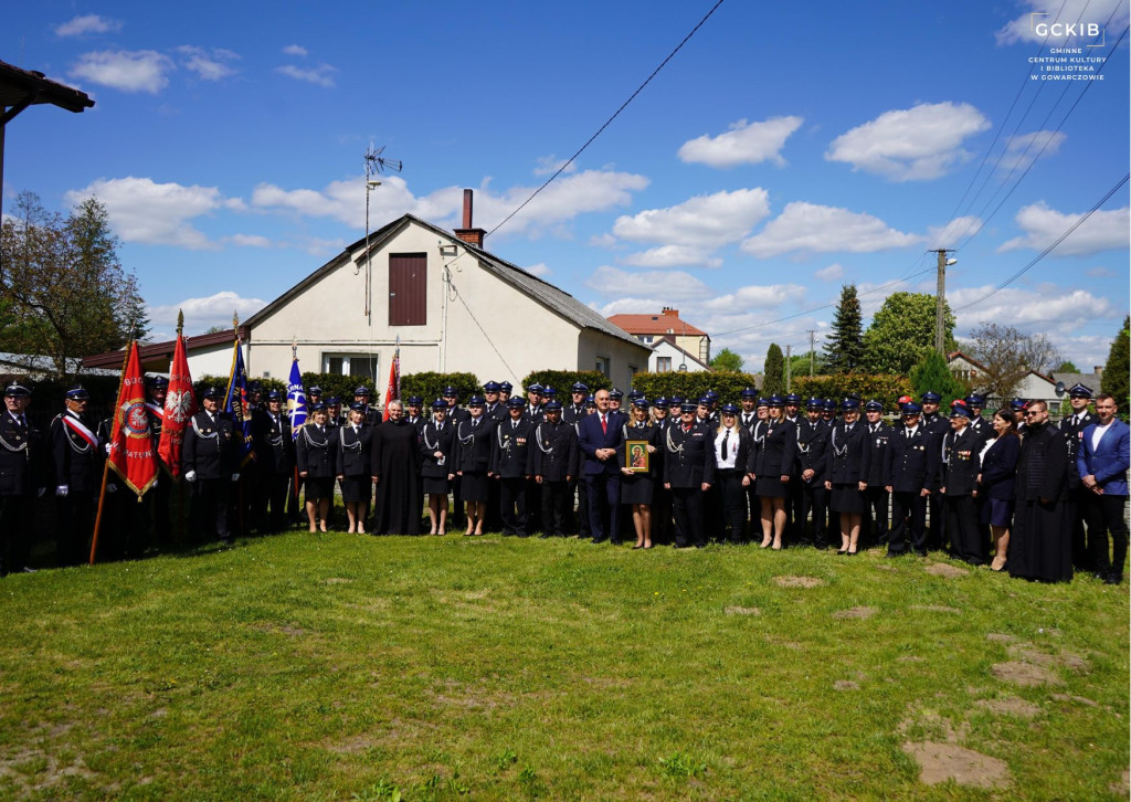 Dzień Strażaka w Gowarczowie z medalami i odznaczeniami [zdjęcia]