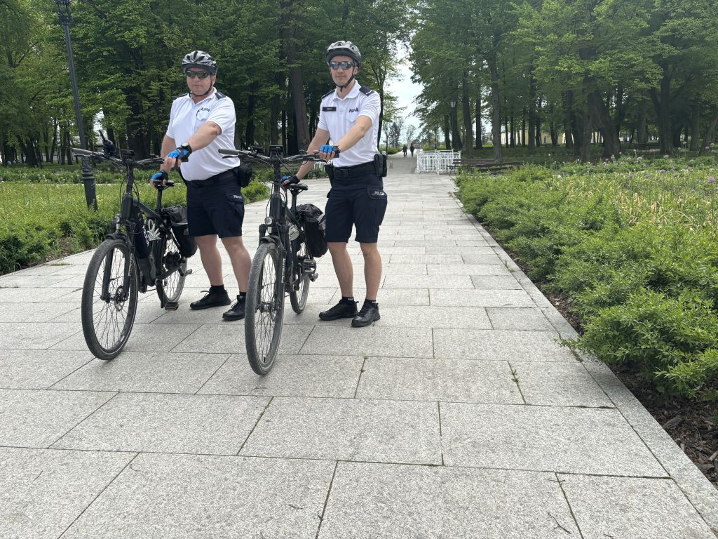 Policjanci patrolują Końskie na rowerach [zdjęcia]