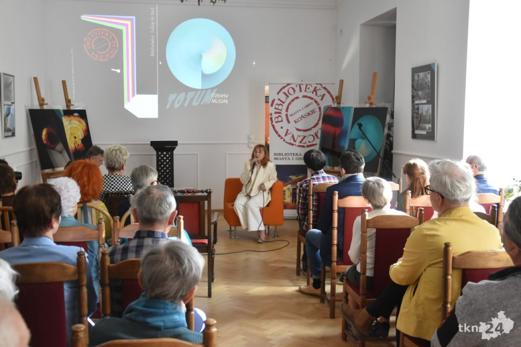Spotkanie autorskie Elżbiety Musiał. Poezja poszukująca `trzeciego ciała` [wideo, zdjęcia]