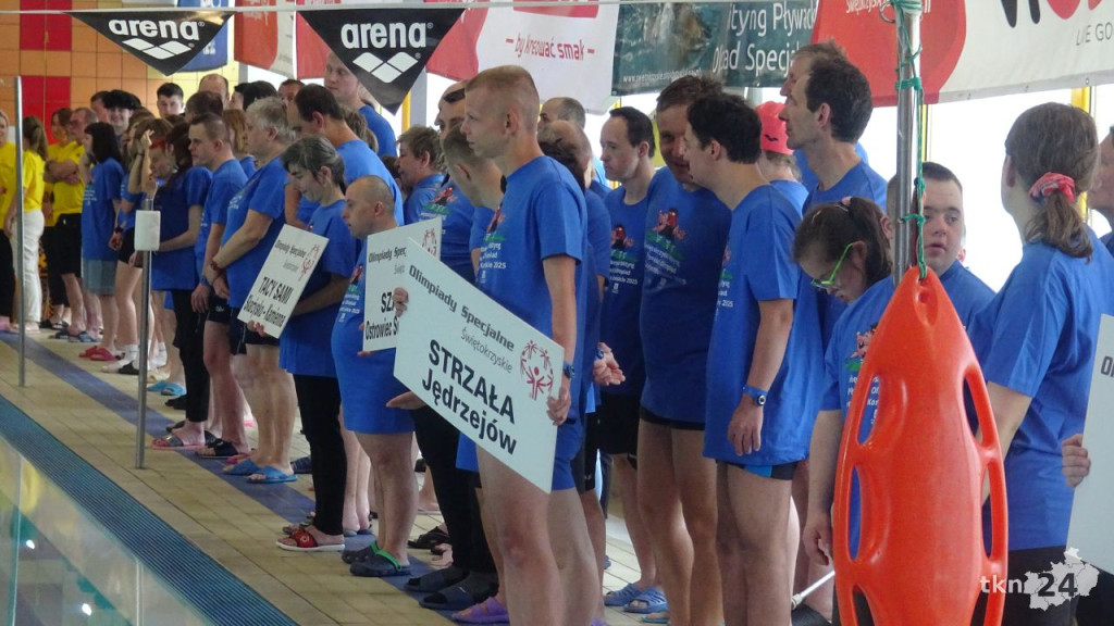 Olimpijczycy znów w Końskich. Rywalizowali niezwykli pływacy [wideo, zdjęcia]