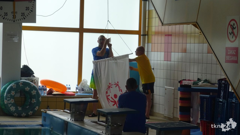 Olimpijczycy znów w Końskich. Rywalizowali niezwykli pływacy [wideo, zdjęcia]