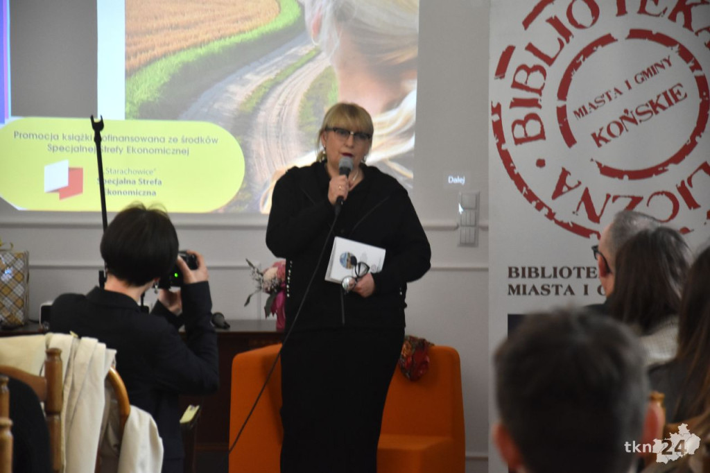 Dorota Duda zaprezentowała swój debiutancki tomik poezji na Seminarium Bibliotekarzy [wideo, zdjęcia]