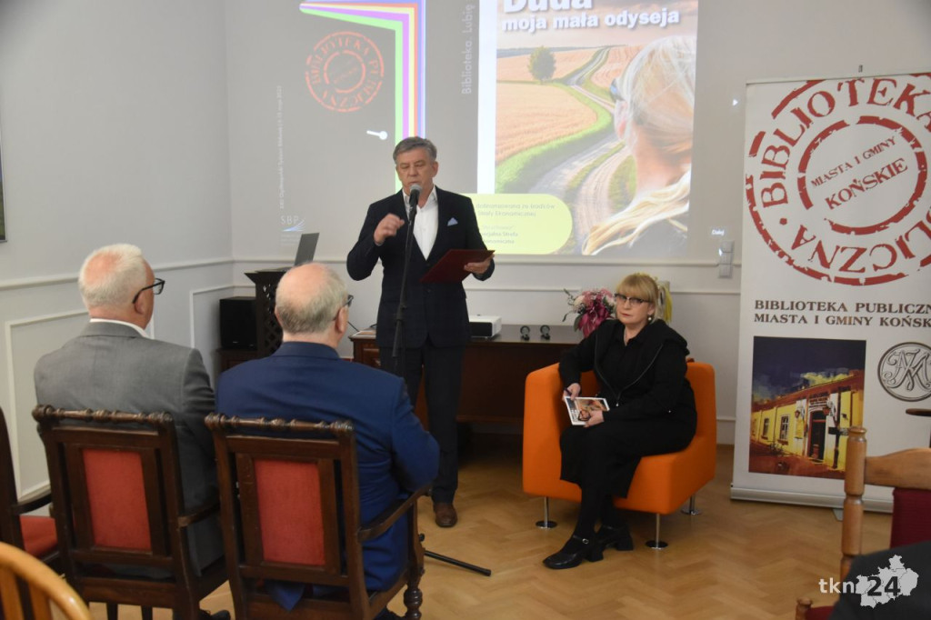 Dorota Duda zaprezentowała swój debiutancki tomik poezji na Seminarium Bibliotekarzy [wideo, zdjęcia]