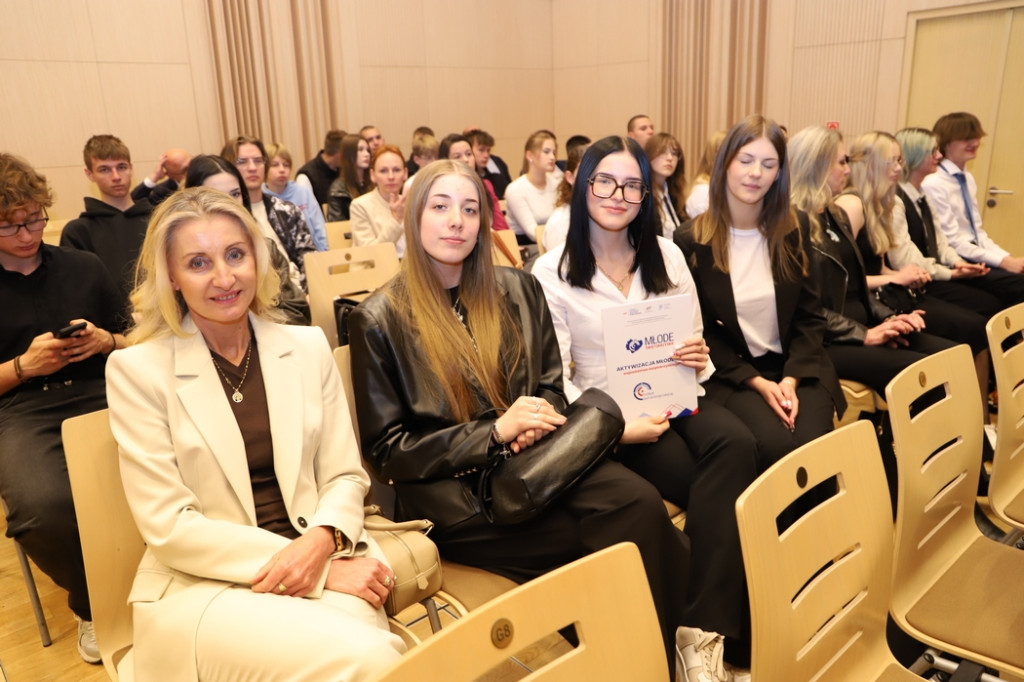 Młodzieżowa Rada Powiatu z grantem na projekt w Baryczy [zdjęcia]