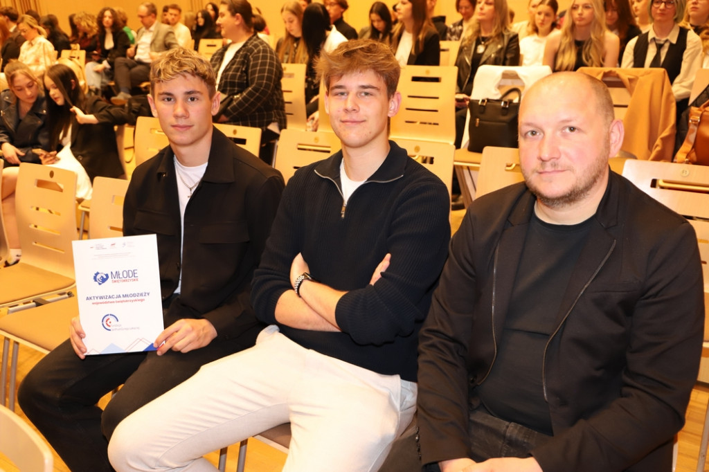 Młodzieżowa Rada Powiatu z grantem na projekt w Baryczy [zdjęcia]