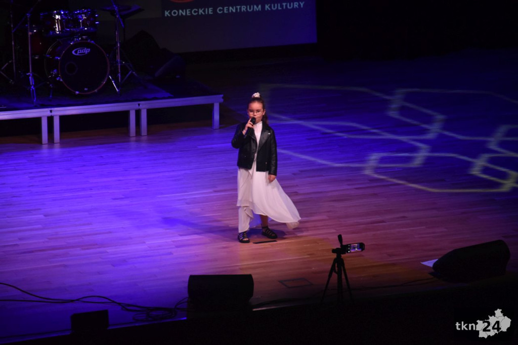 W Końskich wybrzmiały Złote Przeboje w wykonaniu Studia Vocalove [wideo, zdjęcia]