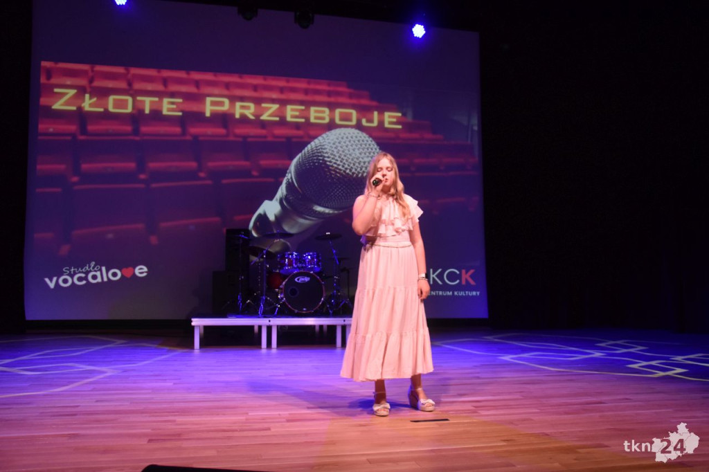 W Końskich wybrzmiały Złote Przeboje w wykonaniu Studia Vocalove [wideo, zdjęcia]