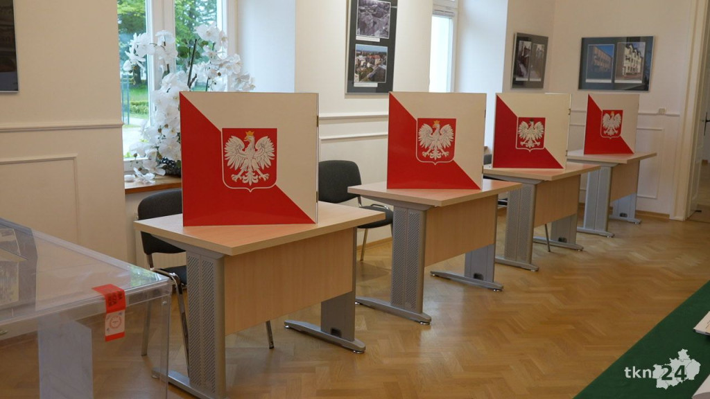 Polacy wybierają prezydenta RP. Otwarto lokale wyborcze [wideo, zdjęcia]