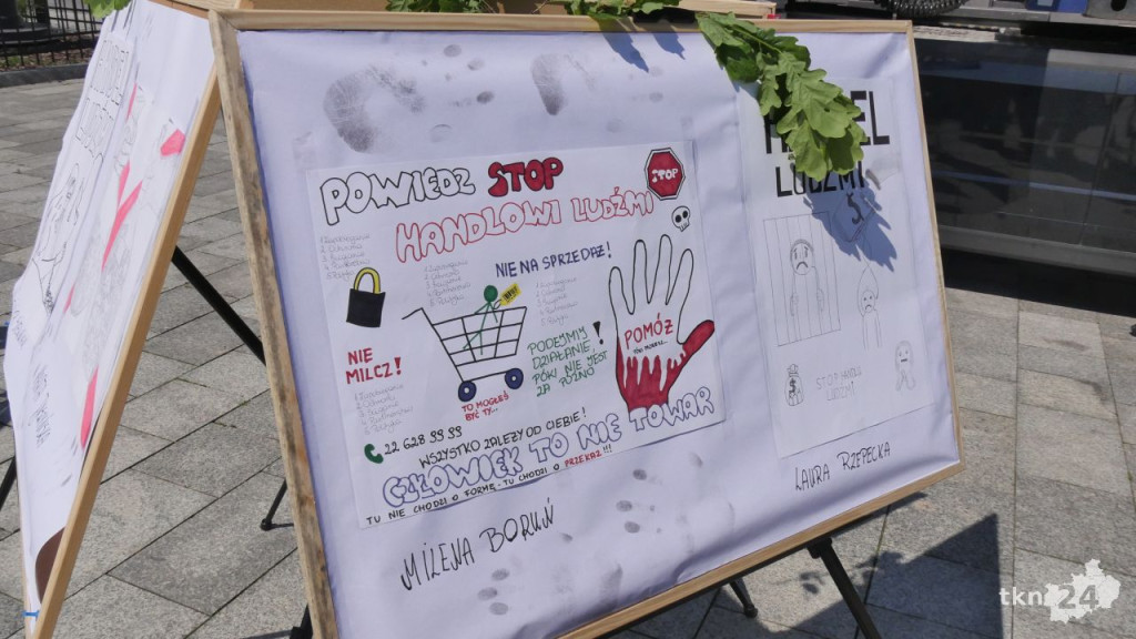 Handel ludźmi to globalny problem. Młodzi Konecczanie wzięli udział w niezwykłej lekcji [wideo, zdjęcia]