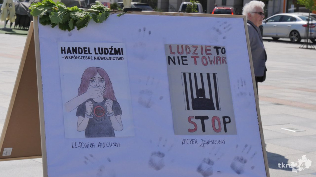 Handel ludźmi to globalny problem. Młodzi Konecczanie wzięli udział w niezwykłej lekcji [wideo, zdjęcia]