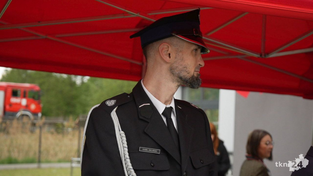 Dzień Strażaka w gminie Stąporków. Uroczyste przekazanie wozu dla OSP Niekłań [wideo, zdjęcia]