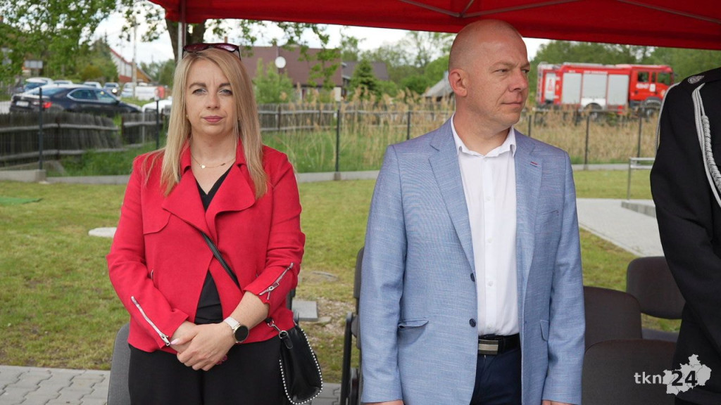Dzień Strażaka w gminie Stąporków. Uroczyste przekazanie wozu dla OSP Niekłań [wideo, zdjęcia]