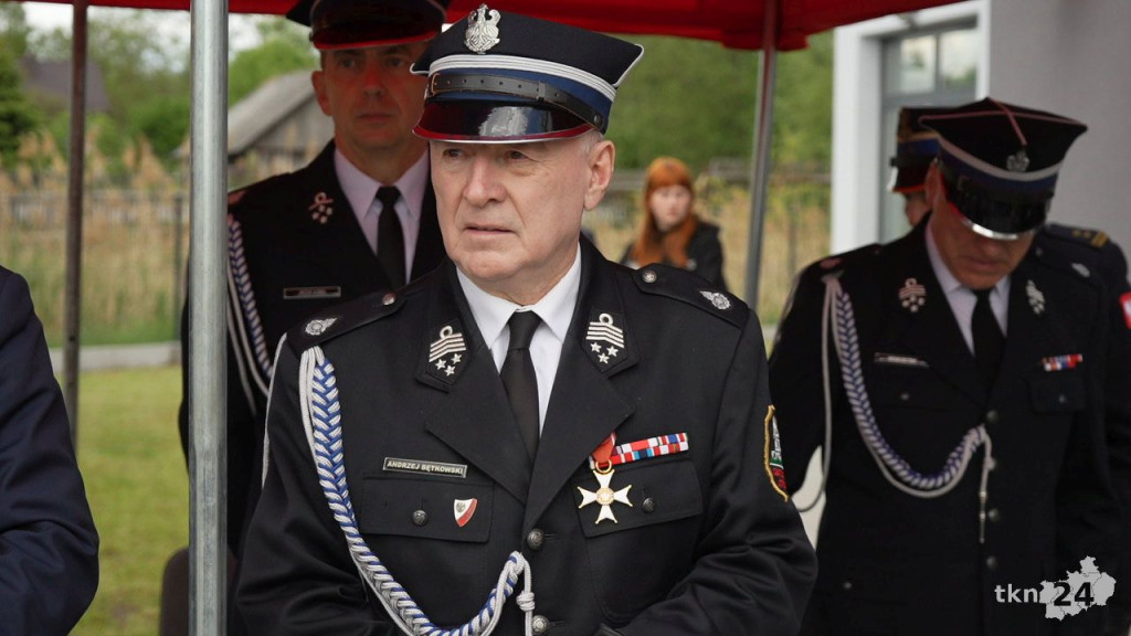 Dzień Strażaka w gminie Stąporków. Uroczyste przekazanie wozu dla OSP Niekłań [wideo, zdjęcia]