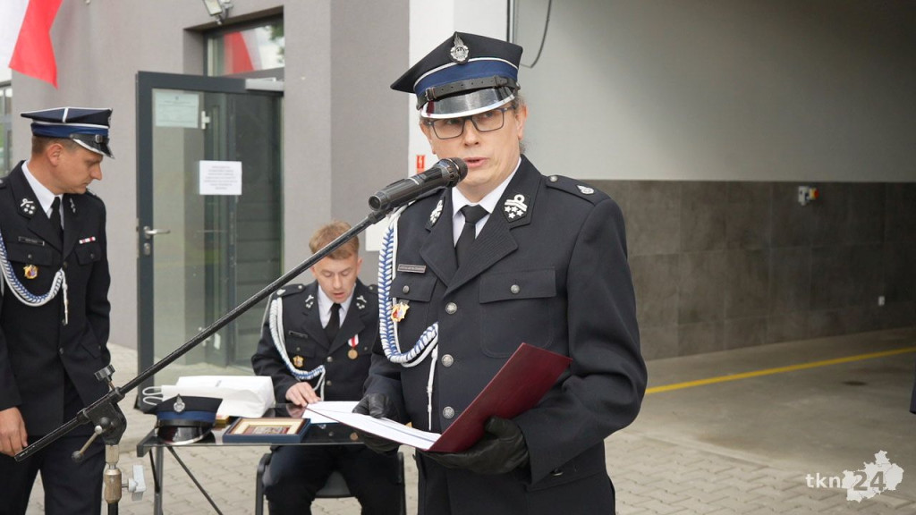 Dzień Strażaka w gminie Stąporków. Uroczyste przekazanie wozu dla OSP Niekłań [wideo, zdjęcia]