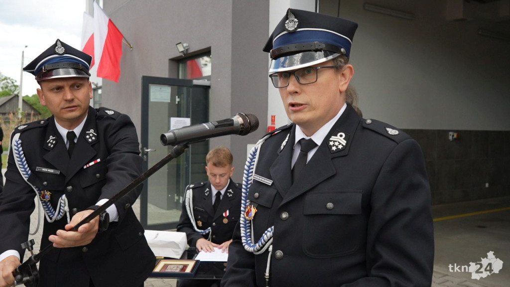 Dzień Strażaka w gminie Stąporków. Uroczyste przekazanie wozu dla OSP Niekłań [wideo, zdjęcia]