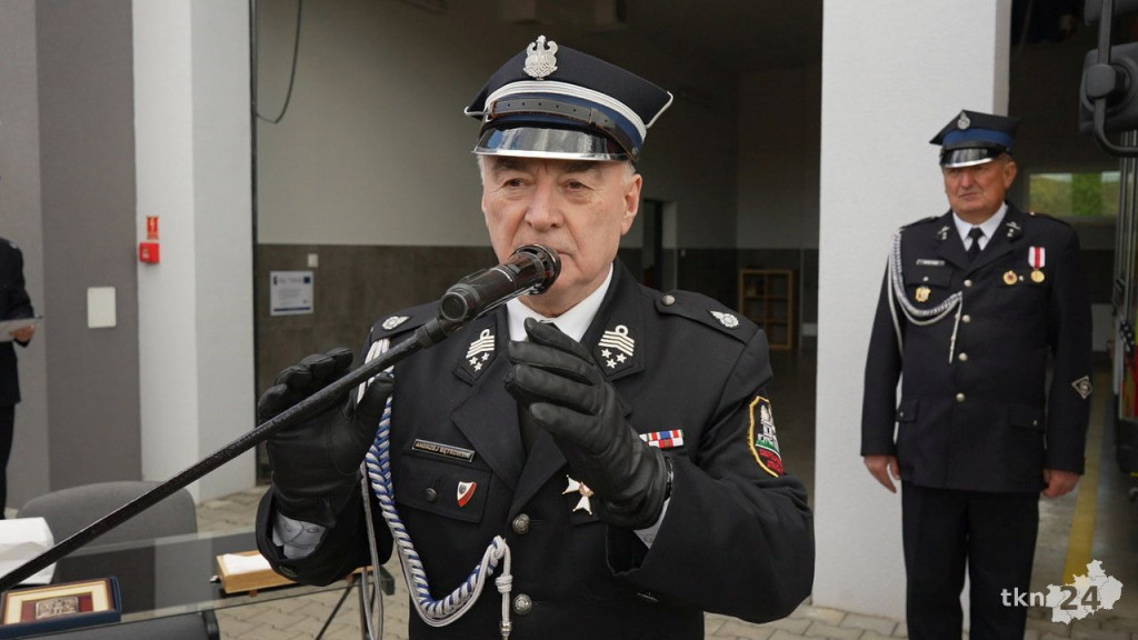Dzień Strażaka w gminie Stąporków. Uroczyste przekazanie wozu dla OSP Niekłań [wideo, zdjęcia]