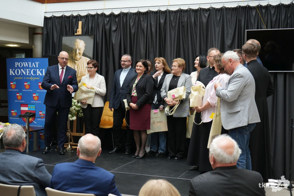 W Końskich podsumowano konkursy o ks. Marcelim Prawicy [wideo, zdjęcia]