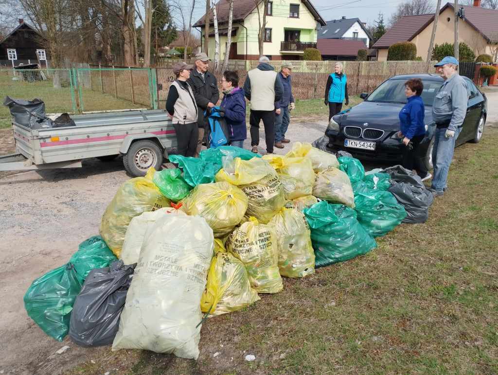 Mieszkańcy gminy Stąporków posprzątali swoje okolice [zdjęcia]