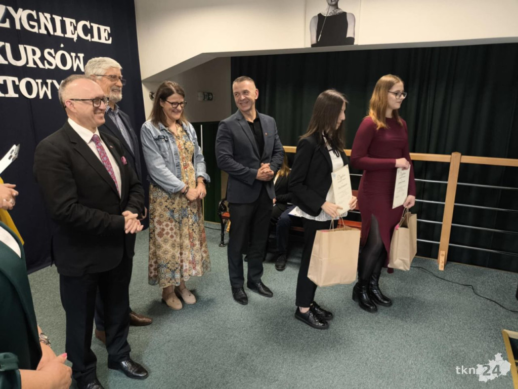 W I LO w Końskich podsumowano powiatowe konkursy literacki i fotograficzno-literacki [wideo, zdjęcia]