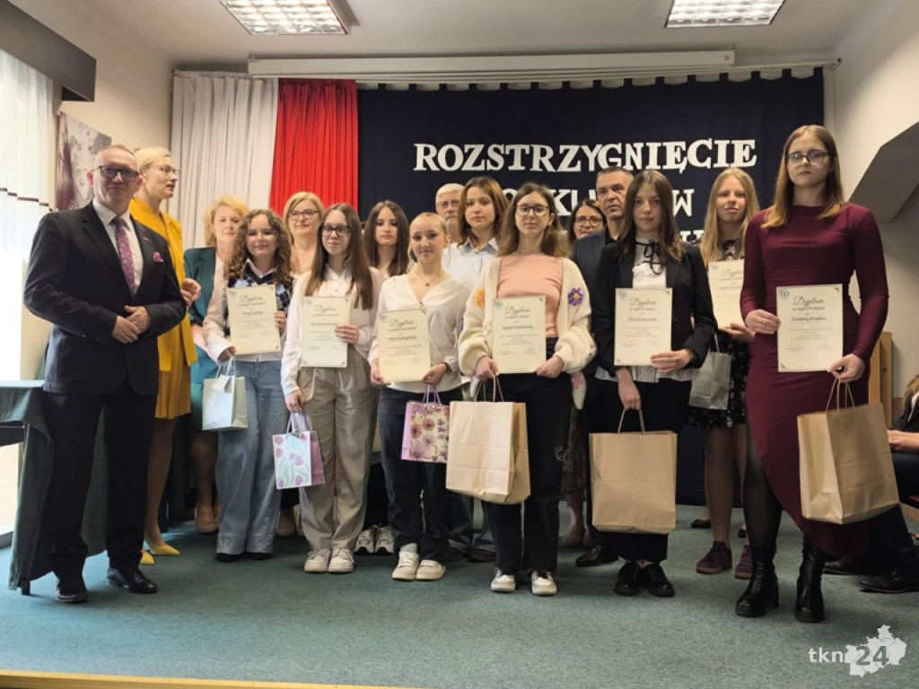 W I LO w Końskich podsumowano powiatowe konkursy literacki i fotograficzno-literacki [wideo, zdjęcia]