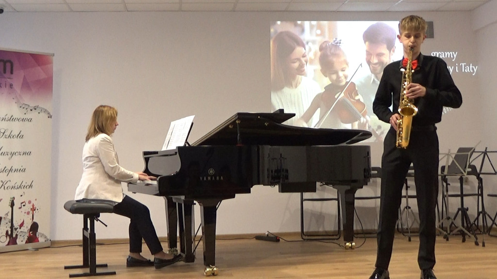 Koncert na Dzień Matki w Szkole Muzycznej w Końskich [wideo, zdjęcia]