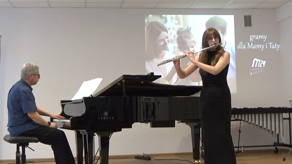 Koncert na Dzień Matki w Szkole Muzycznej w Końskich [wideo, zdjęcia]