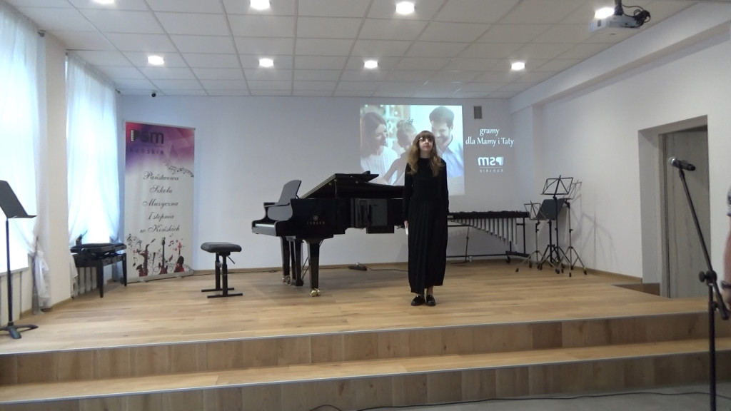 Koncert na Dzień Matki w Szkole Muzycznej w Końskich [wideo, zdjęcia]