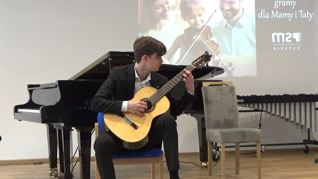 Koncert na Dzień Matki w Szkole Muzycznej w Końskich [wideo, zdjęcia]