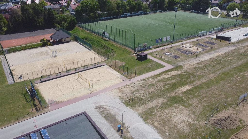 Trwa remont stadionu OSiR w Końskich. Jak wyglądają postępy? [wideo, zdjęcia]
