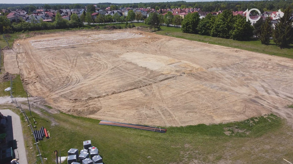 Trwa remont stadionu OSiR w Końskich. Jak wyglądają postępy? [wideo, zdjęcia]