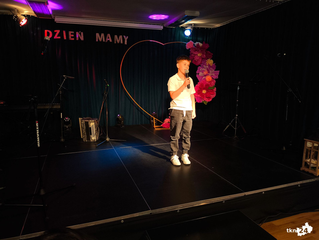 Dzień Matki w Gowarczowie. To był piękny wieczór! [wideo, zdjęcia]
