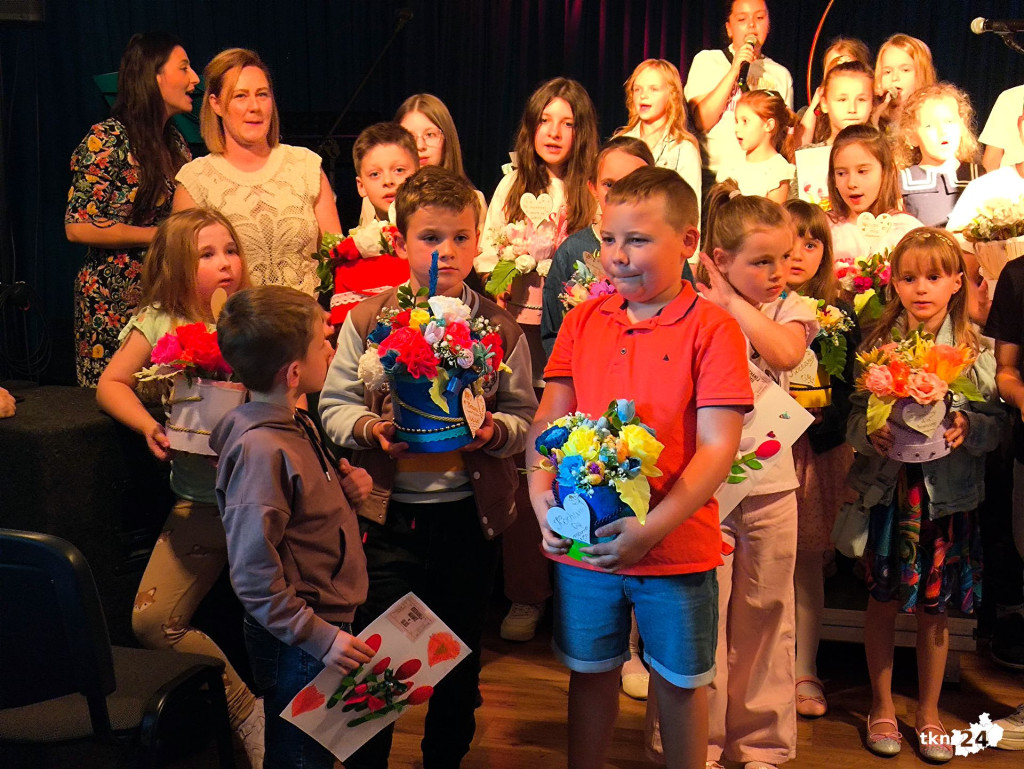 Dzień Matki w Gowarczowie. To był piękny wieczór! [wideo, zdjęcia]