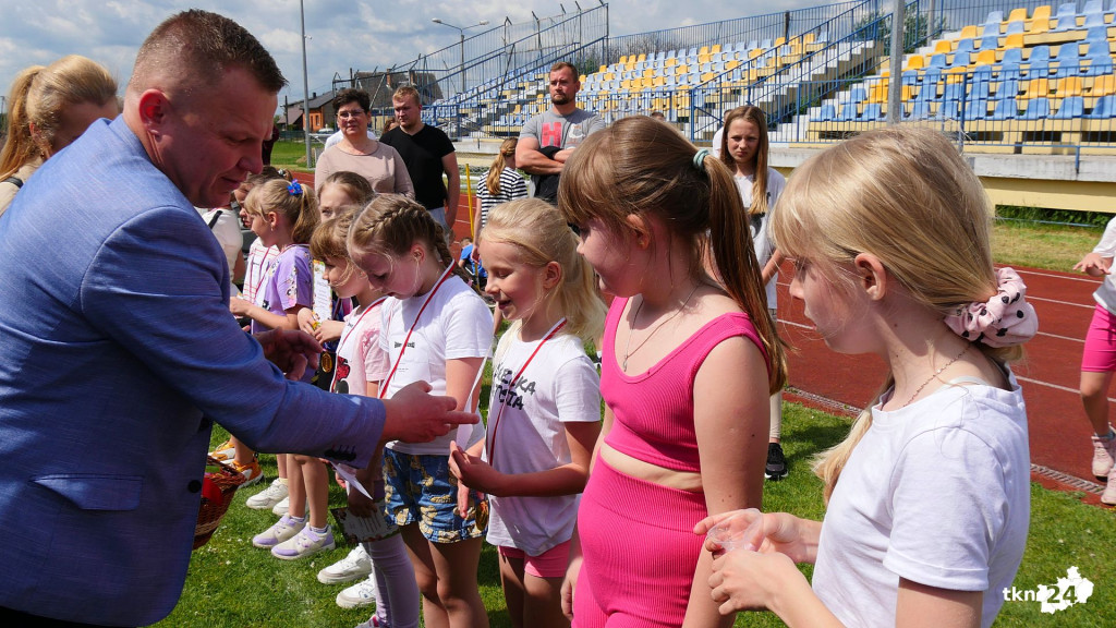 Radośnie i sportowo. Dzień Dziecka w Radoszycach [wideo, zdjęcia]