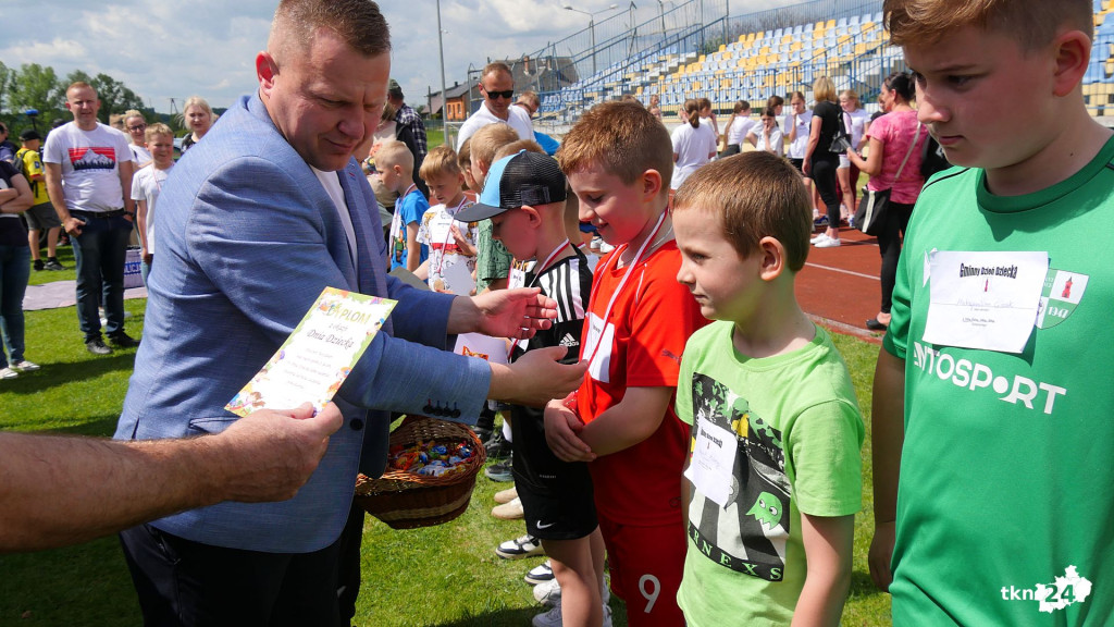 Radośnie i sportowo. Dzień Dziecka w Radoszycach [wideo, zdjęcia]