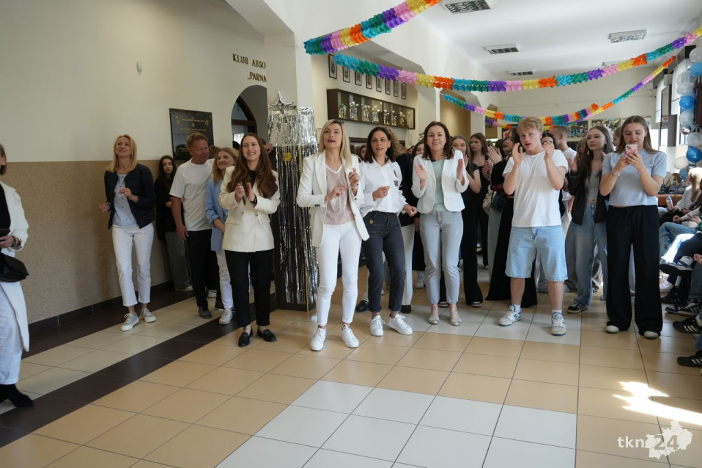 Tańce, słodkości i wiele atrakcji podczas Dnia Otwartego w I Liceum Ogólnokształcącym w Końskich [wideo, zdjęcia]