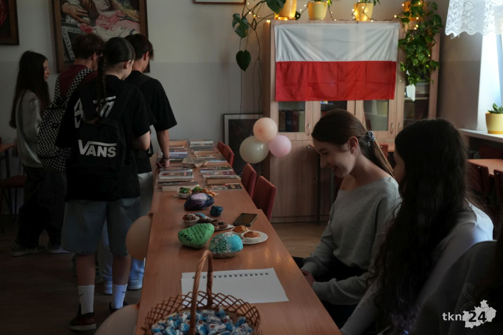 Tańce, słodkości i wiele atrakcji podczas Dnia Otwartego w I Liceum Ogólnokształcącym w Końskich [wideo, zdjęcia]