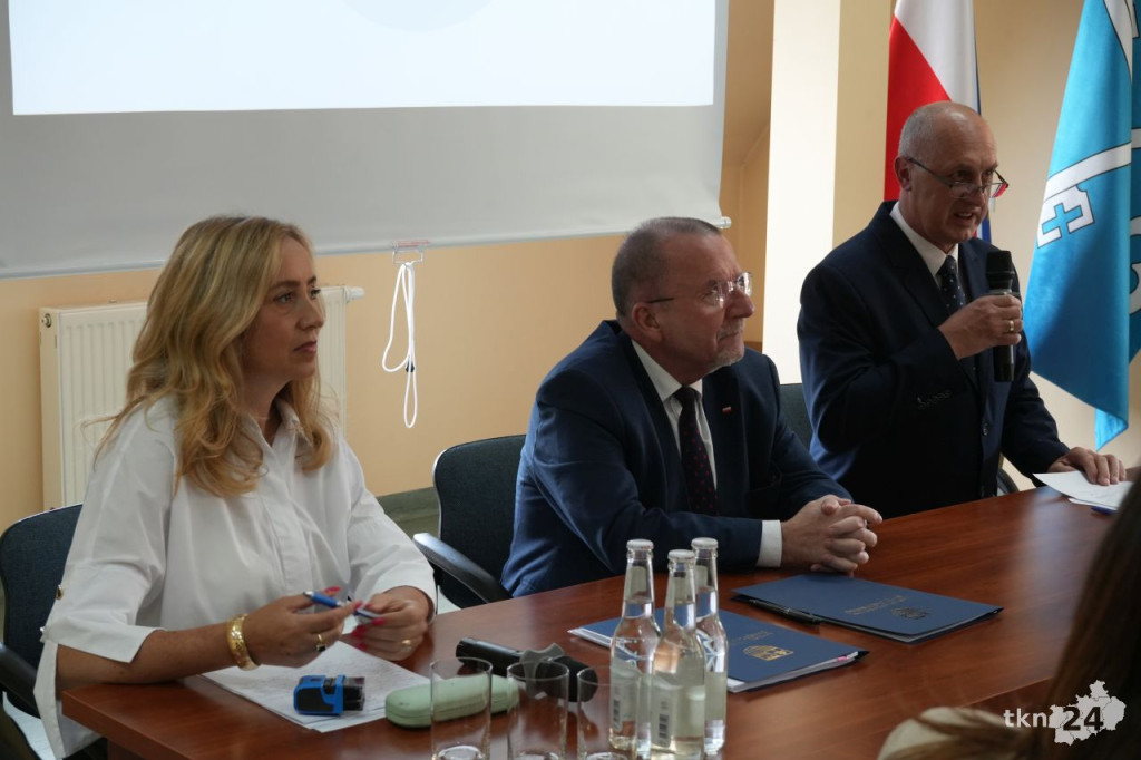 Gmina Gowarczów otrzymała środki na termomodernizację czterech obiektów [wideo, zdjęcia]